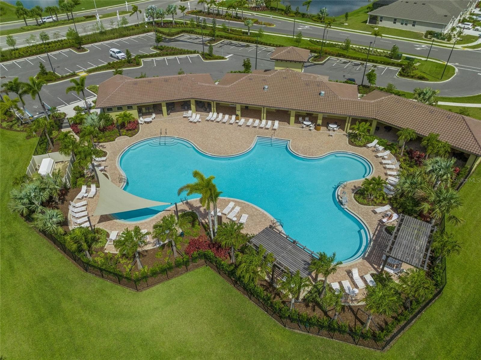 Resort style Pool - 5215 MONTELENA CV SW, BRADENTON