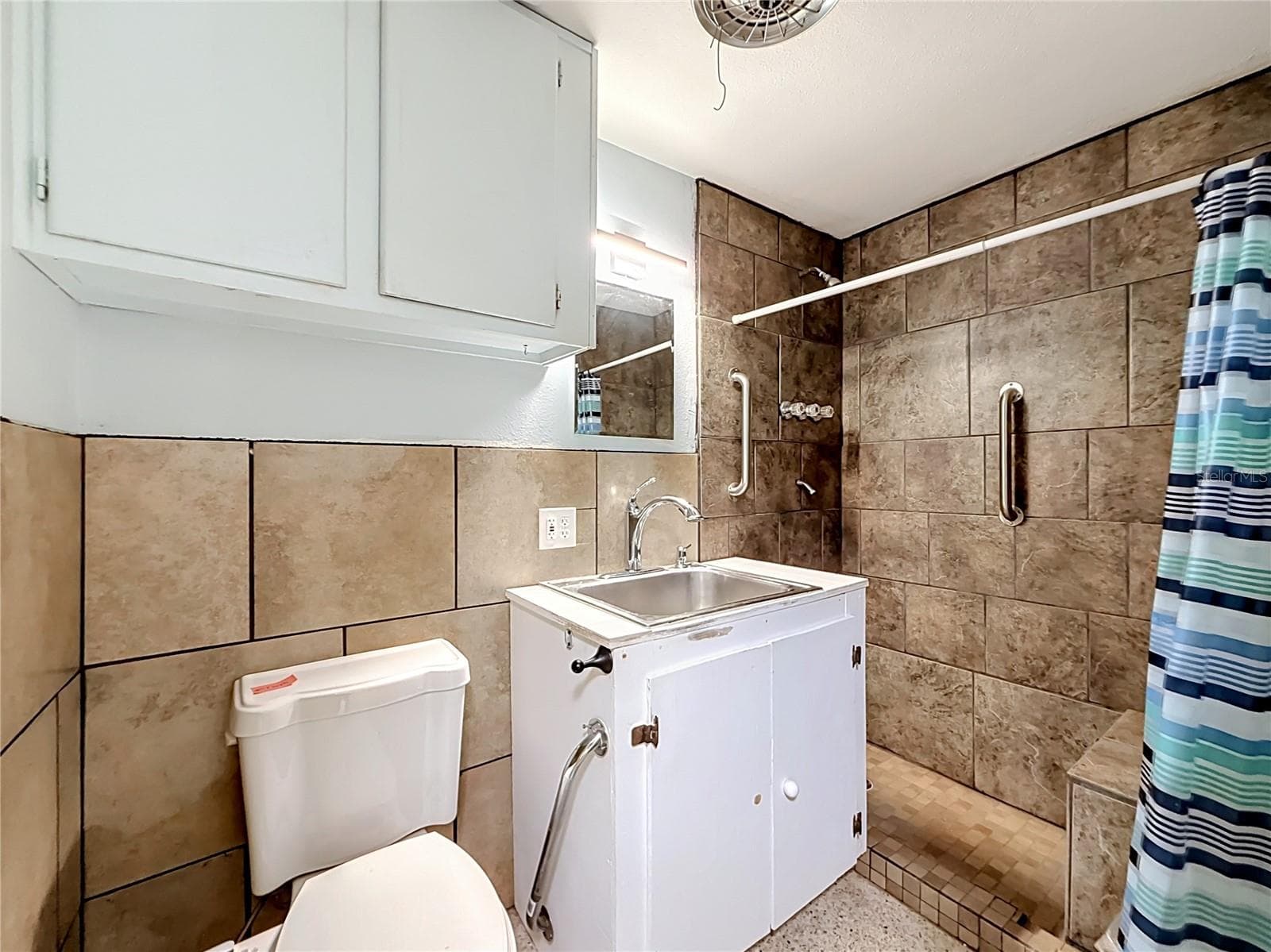 Guest Bath - 15150 COLLEY DR, TAVARES
