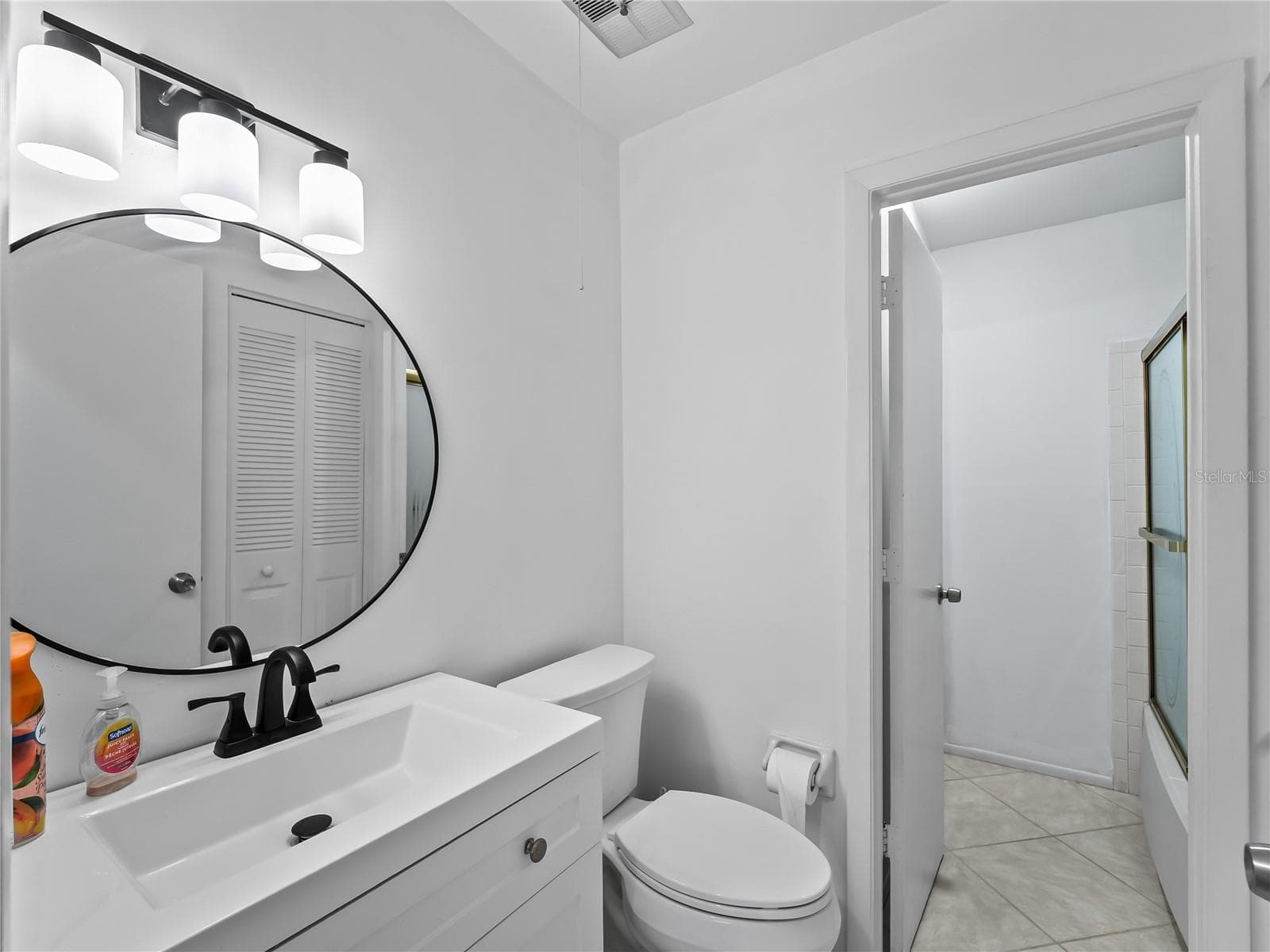 Bath_8130PickwickRd_NorthPort_UpdatedVanity_Corner.jpg - 8130 PICKWICK RD, NORTH PORT