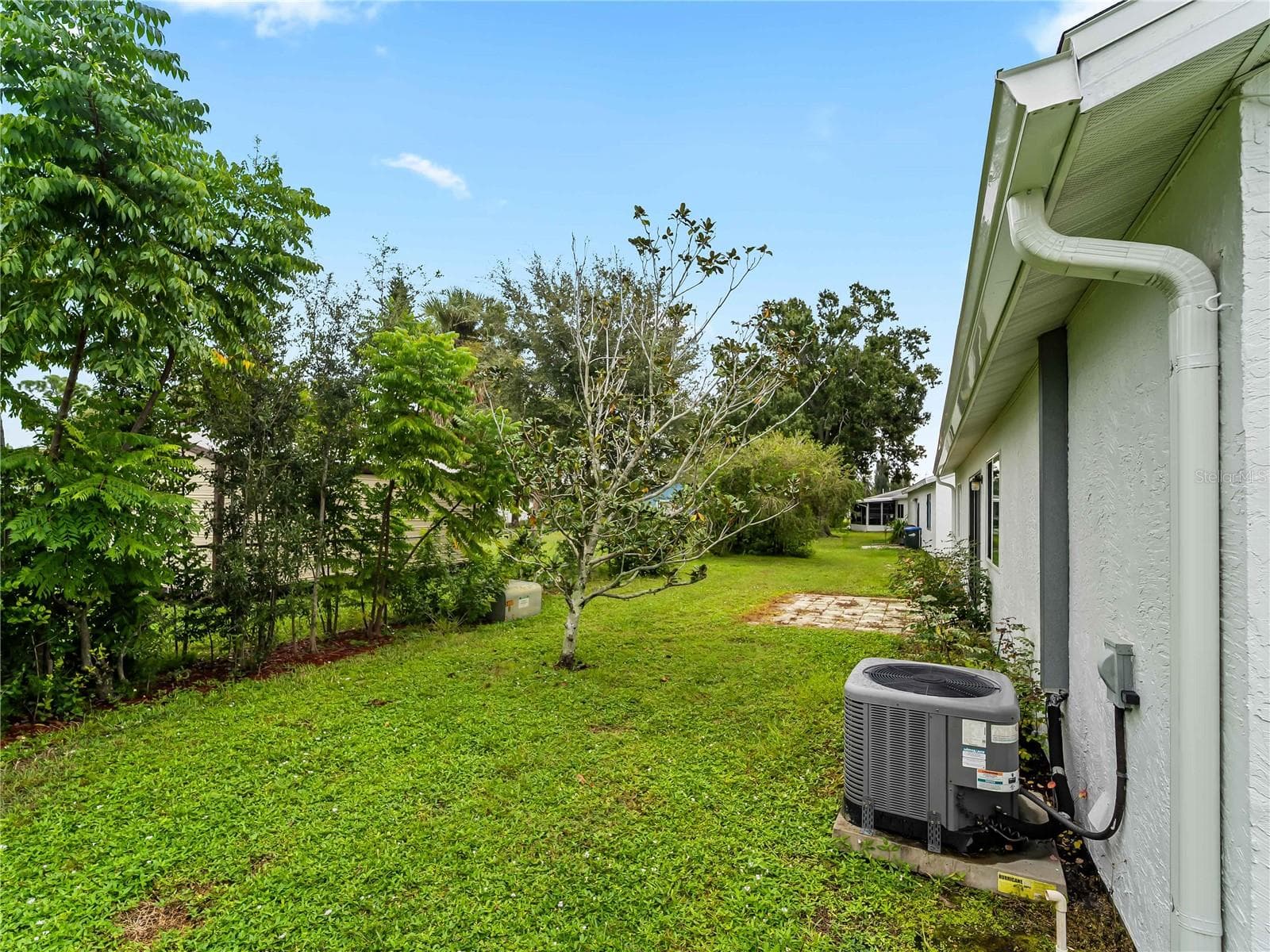 Backyard_8130PickwickRd_NorthPort_PrivateYard_Wide.jpg - 8130 PICKWICK RD, NORTH PORT