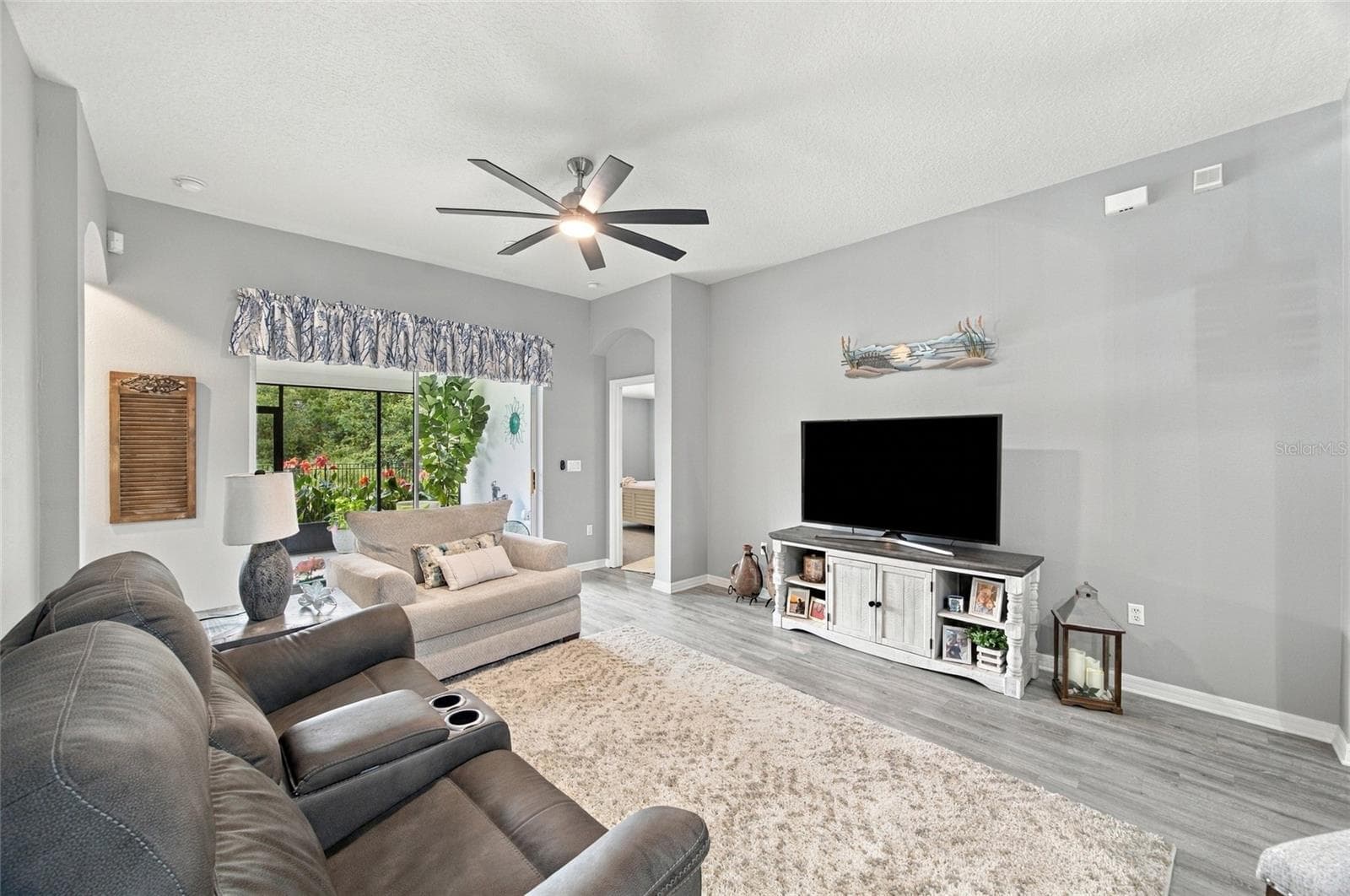 Single Family Residence at 6501 BRIDGECREST DR, LITHIA, photo 20 of 55