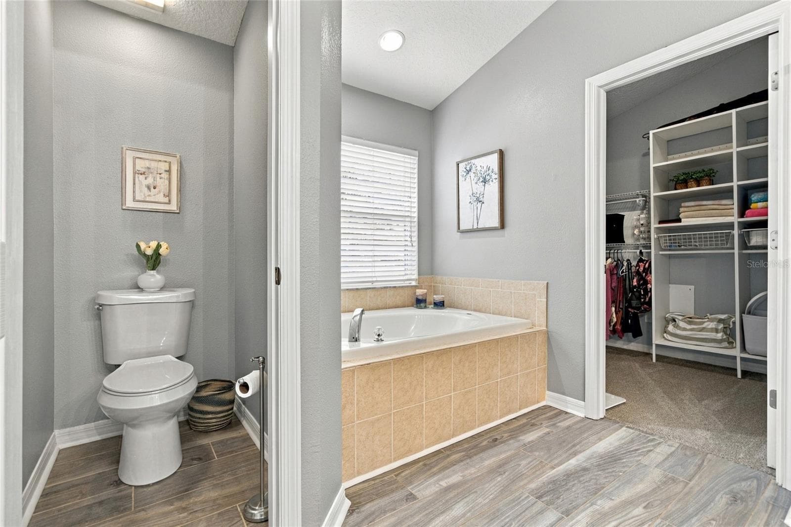 MASTER BATHROOM - 6501 BRIDGECREST DR, LITHIA