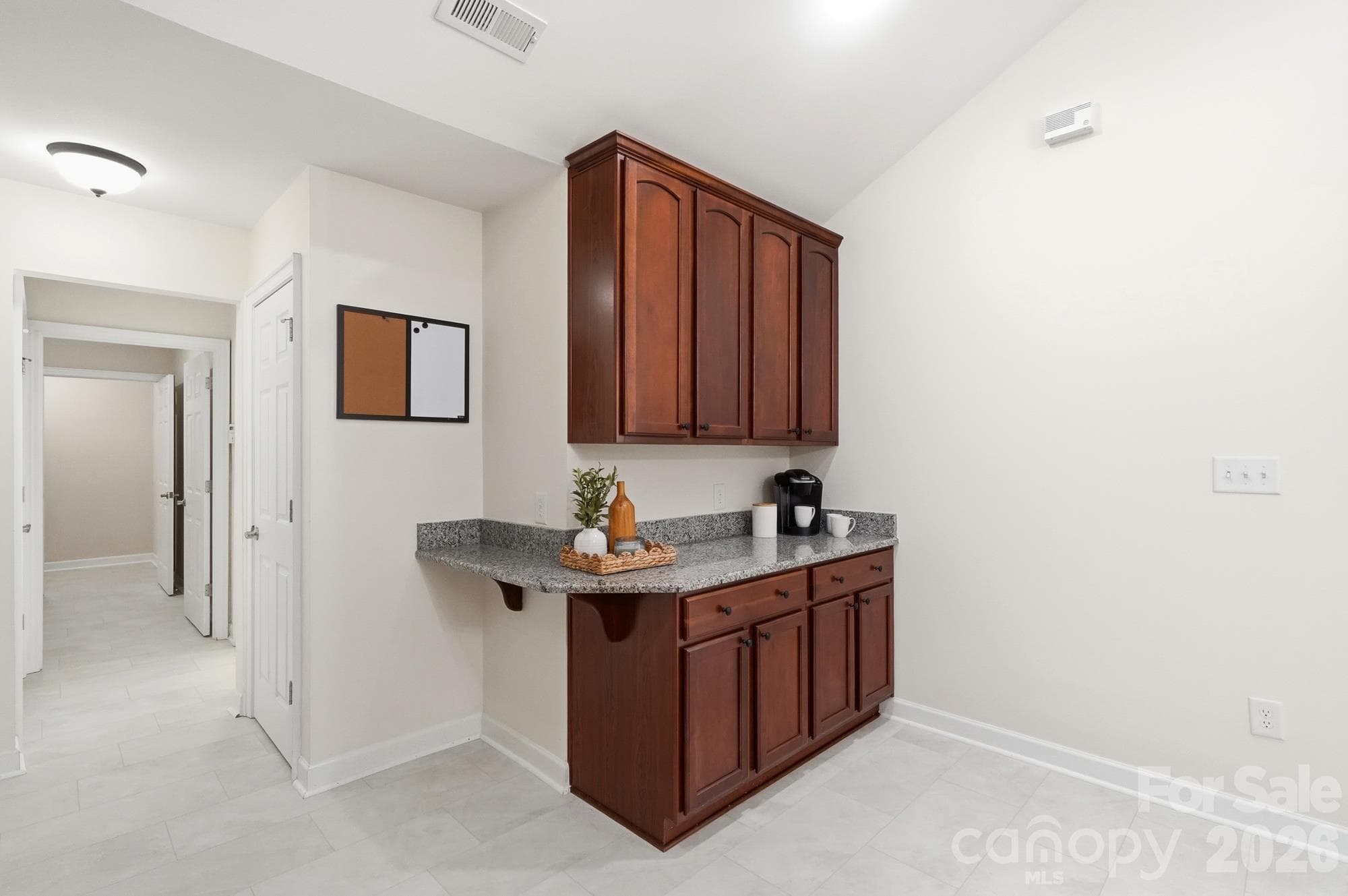 Condominium at 5518 Prosperity View Drive, Charlotte, photo 8 of 38
