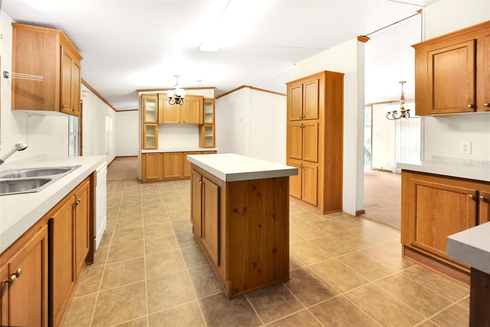 Manufactured Home at 16145 SE 56TH PLACE RD, OCKLAWAHA, photo 7 of 28