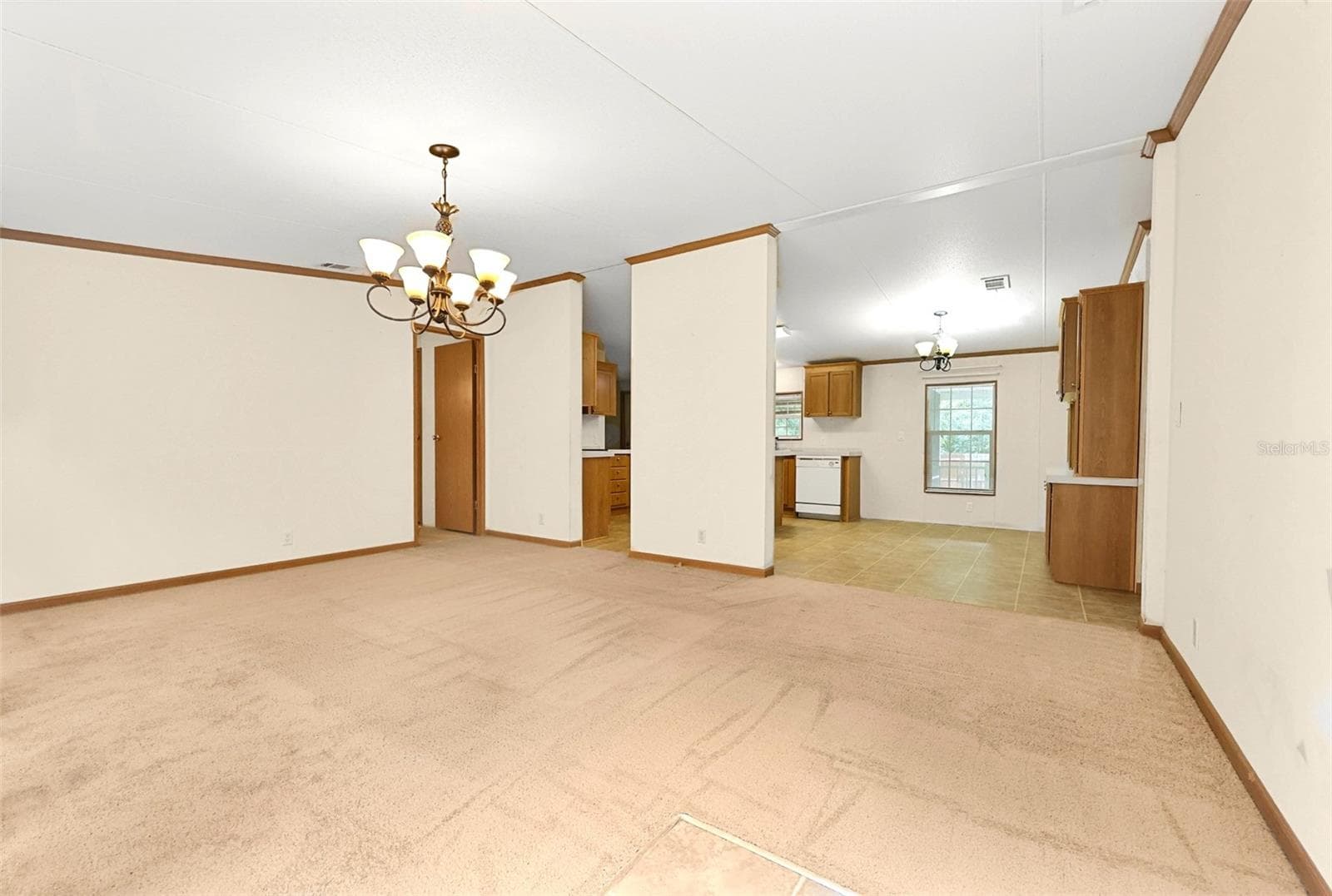 Living room angle 1 - 16145 SE 56TH PLACE RD, OCKLAWAHA
