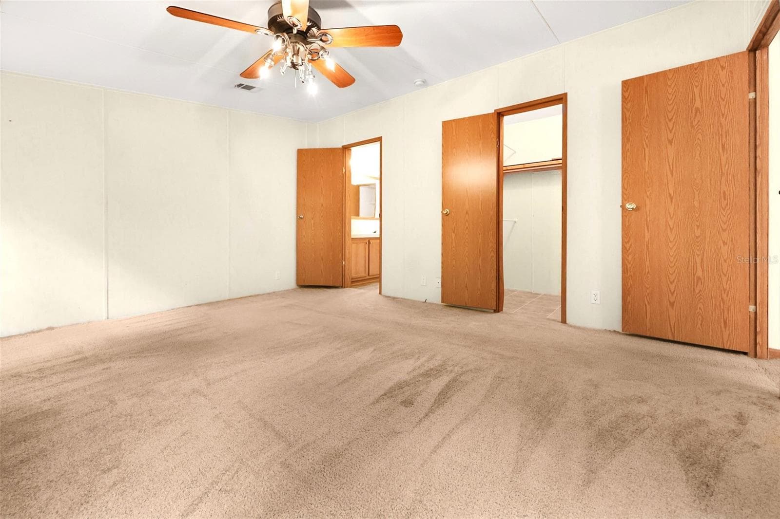 Master bedroom angle 1 - 16145 SE 56TH PLACE RD, OCKLAWAHA