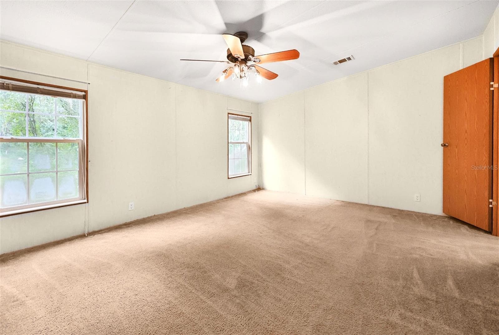 Master bedroom angle 2 - 16145 SE 56TH PLACE RD, OCKLAWAHA