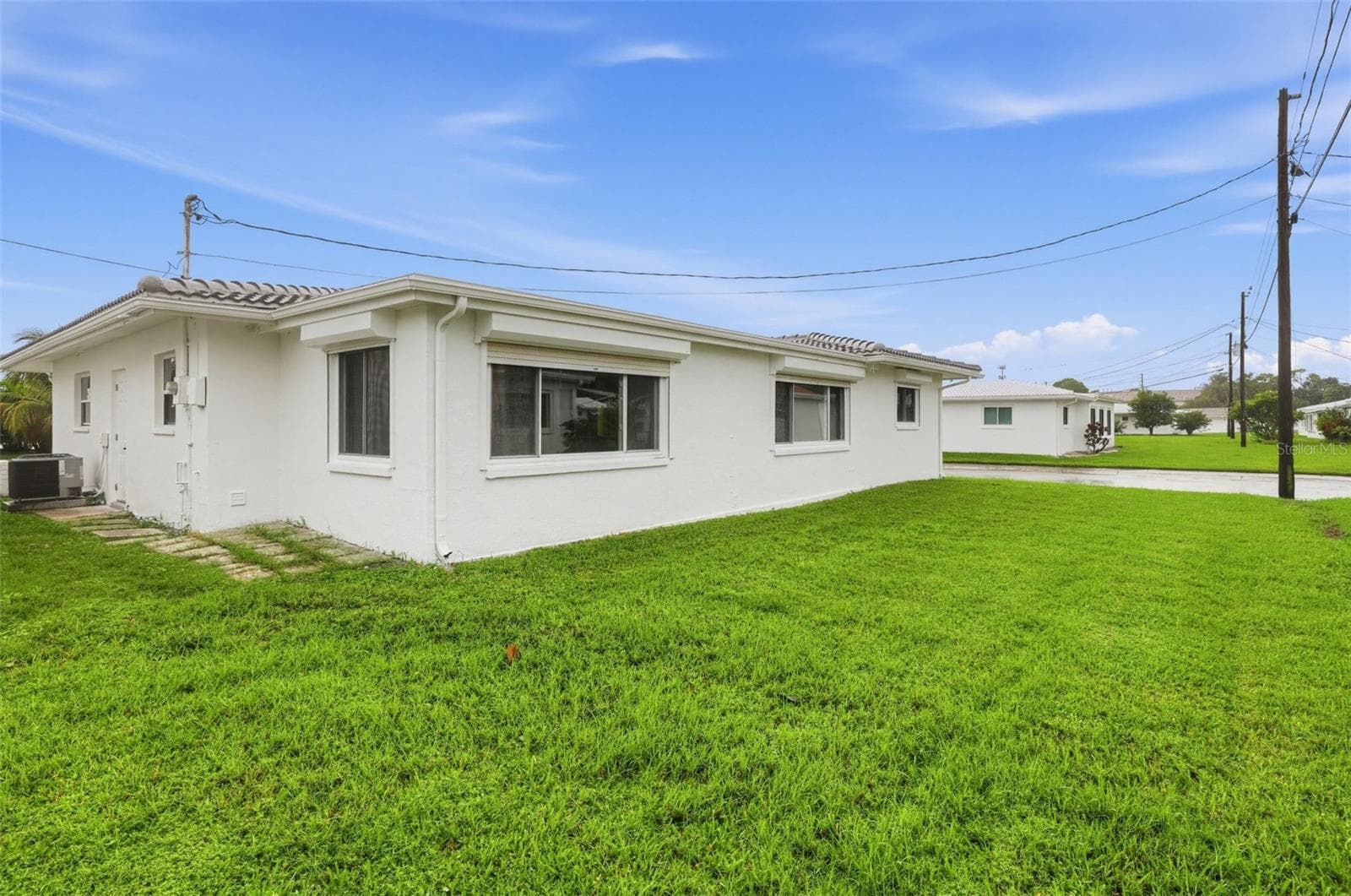 Front House - 9640 45TH ST N, PINELLAS PARK