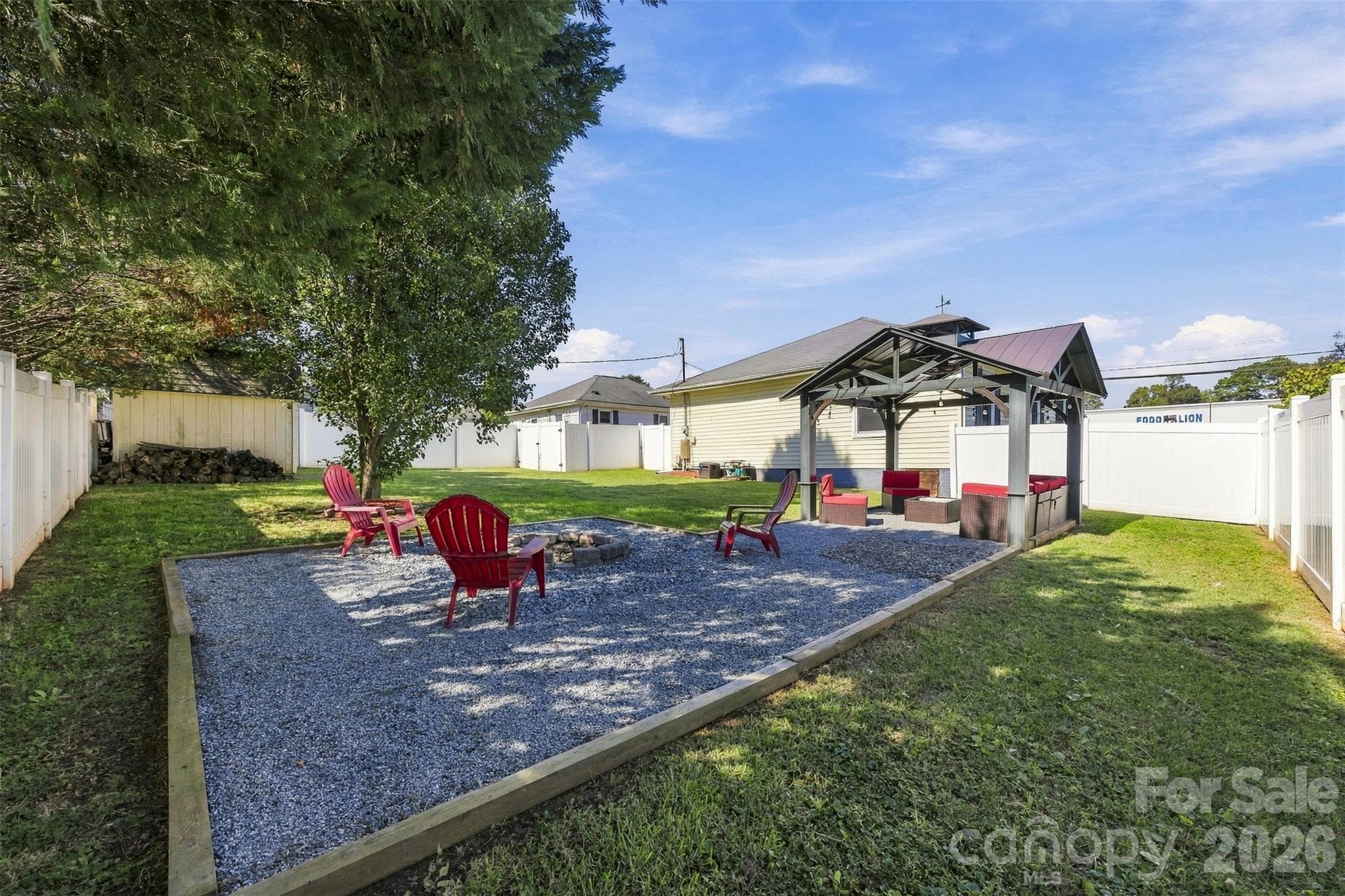 Single Family Residence at 1501 Perfection Avenue, Belmont, photo 2 of 38