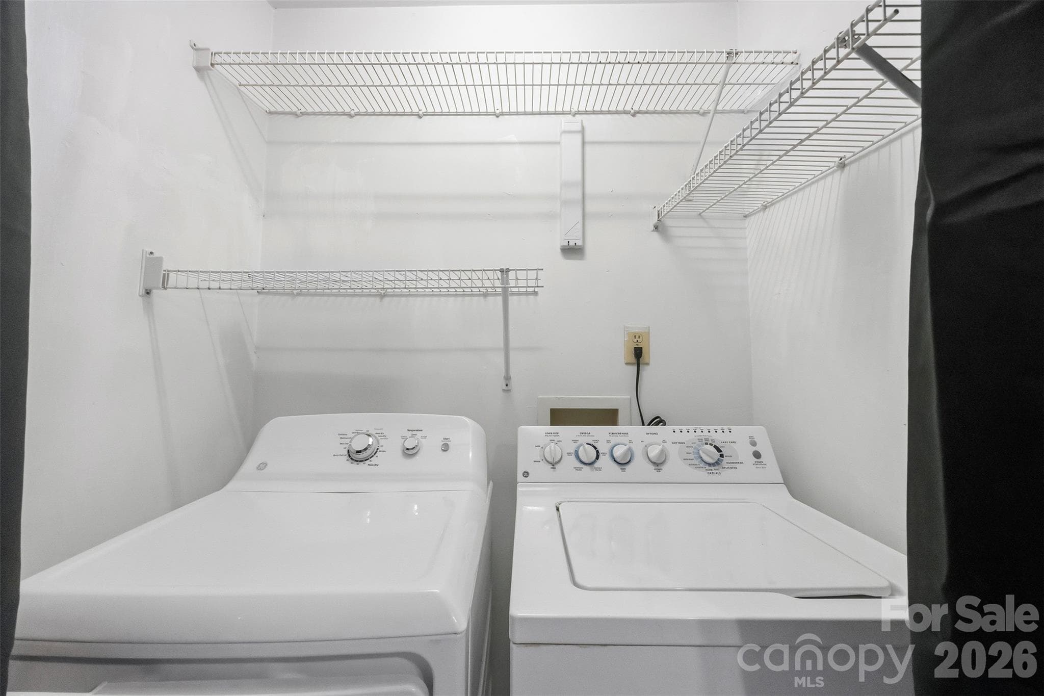Single Family Residence at 1501 Perfection Avenue, Belmont, photo 17 of 38