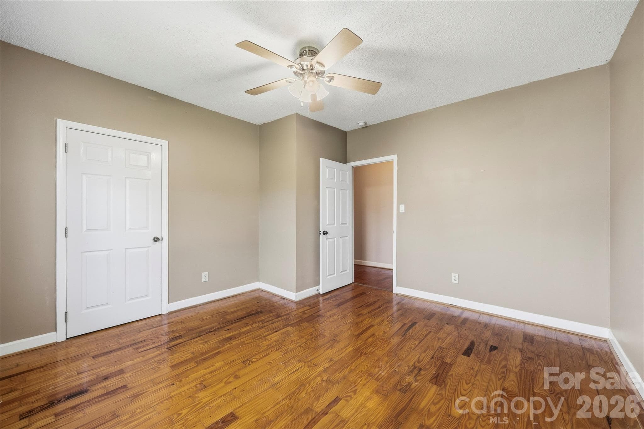 Single Family Residence at 1501 Perfection Avenue, Belmont, photo 19 of 38