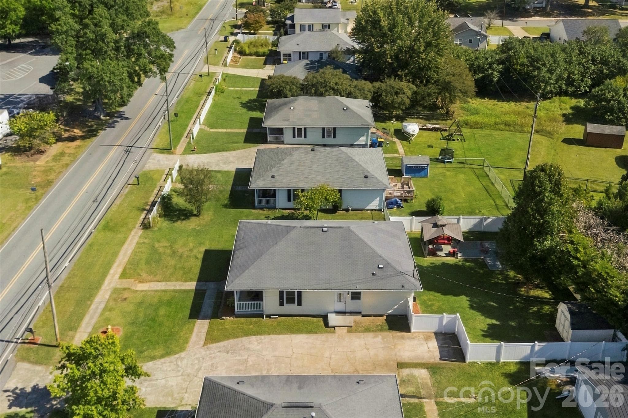 Single Family Residence at 1501 Perfection Avenue, Belmont, photo 31 of 38