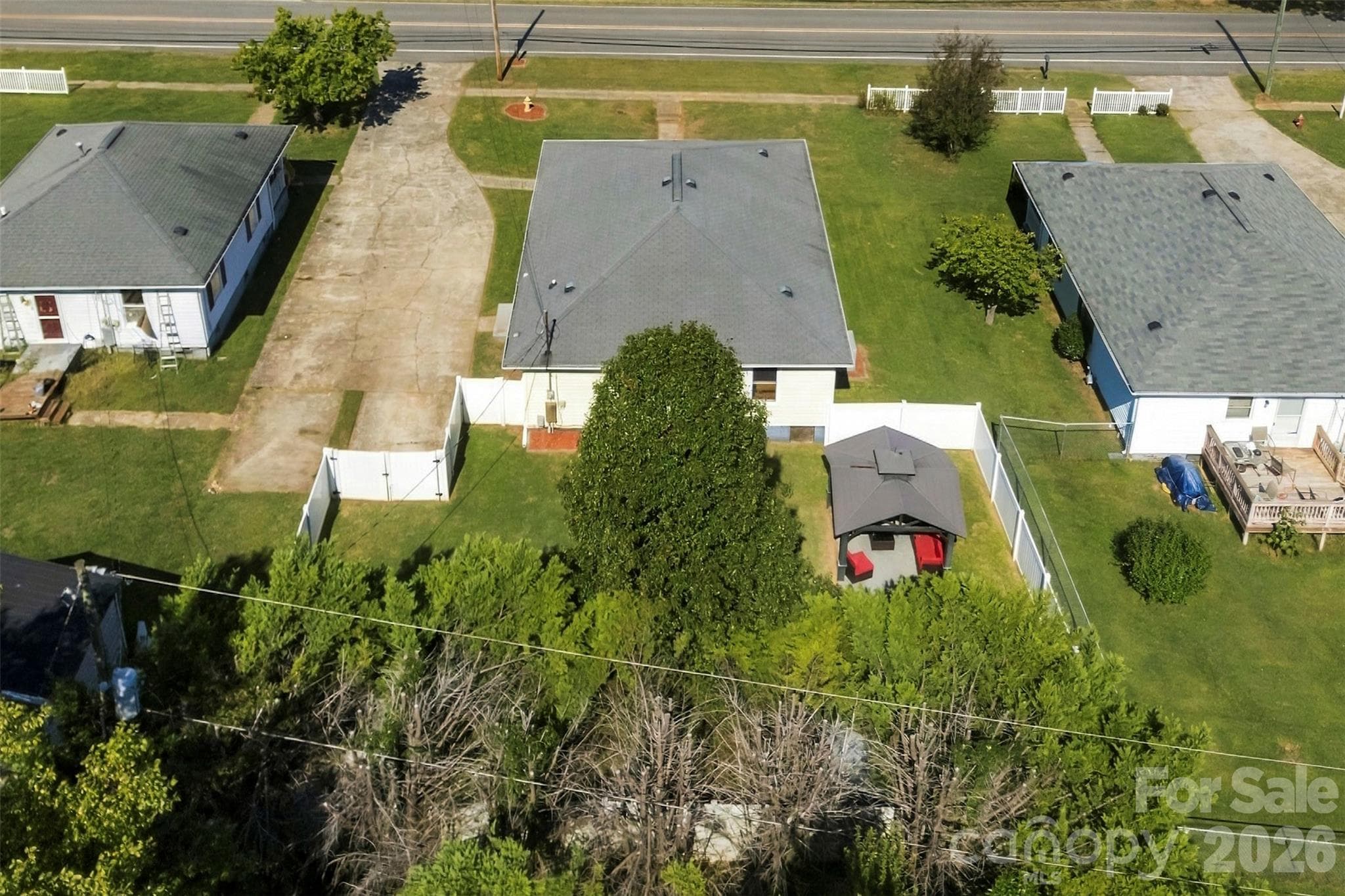 Single Family Residence at 1501 Perfection Avenue, Belmont, photo 32 of 38