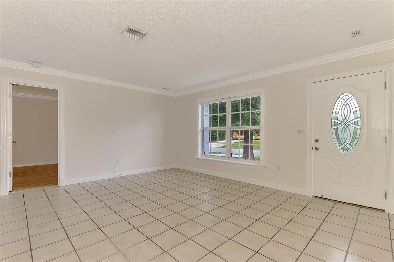 Front entrance and a view to ourside - 11036 JACQUELINE AVE, ENGLEWOOD