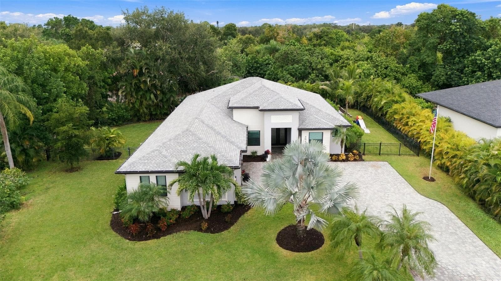 Single Family Residence at 3946 COUNTRY VIEW DR, SARASOTA, photo 9 of 98