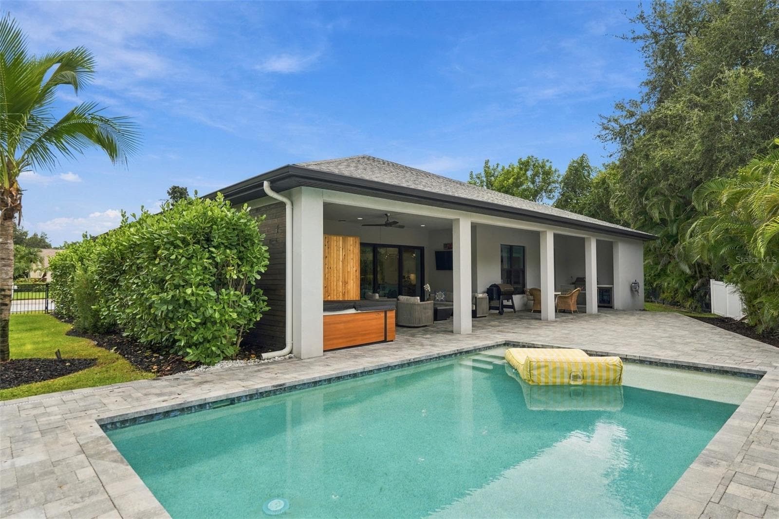 Single Family Residence at 3946 COUNTRY VIEW DR, SARASOTA, photo 70 of 98