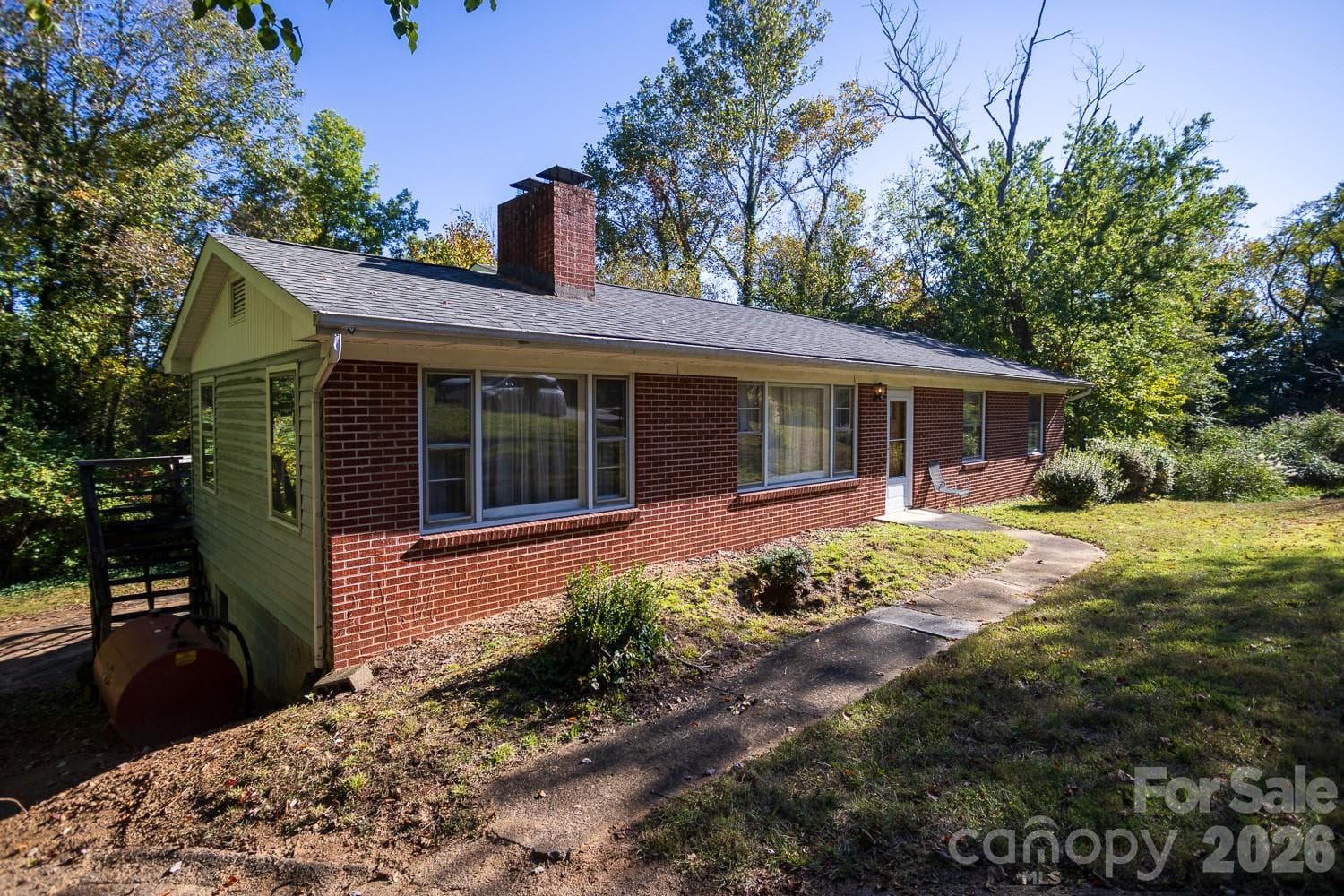Single Family Residence at 8 Governors Court, Asheville, photo 2 of 24