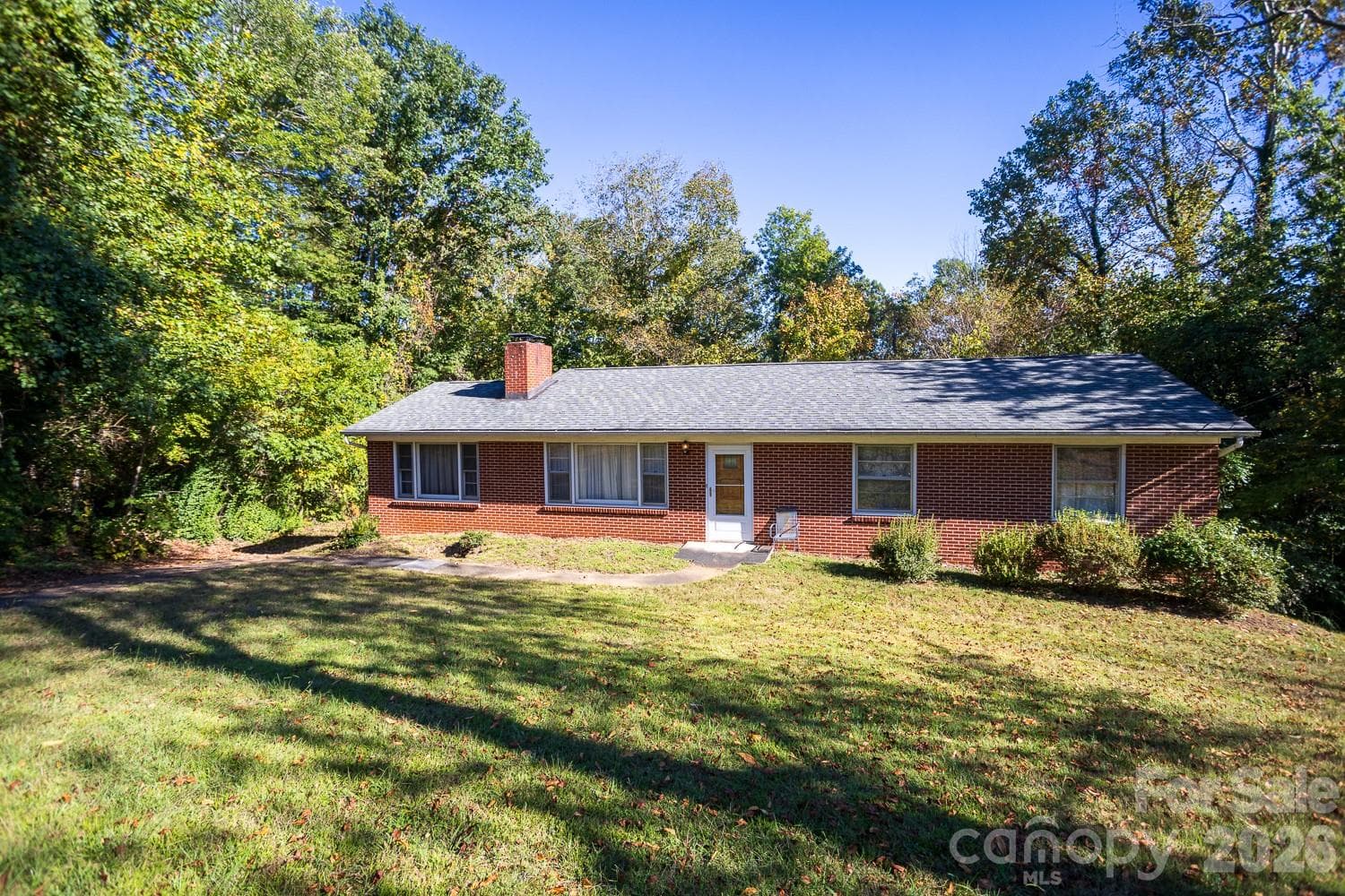 Single Family Residence at 8 Governors Court, Asheville, photo 4 of 24