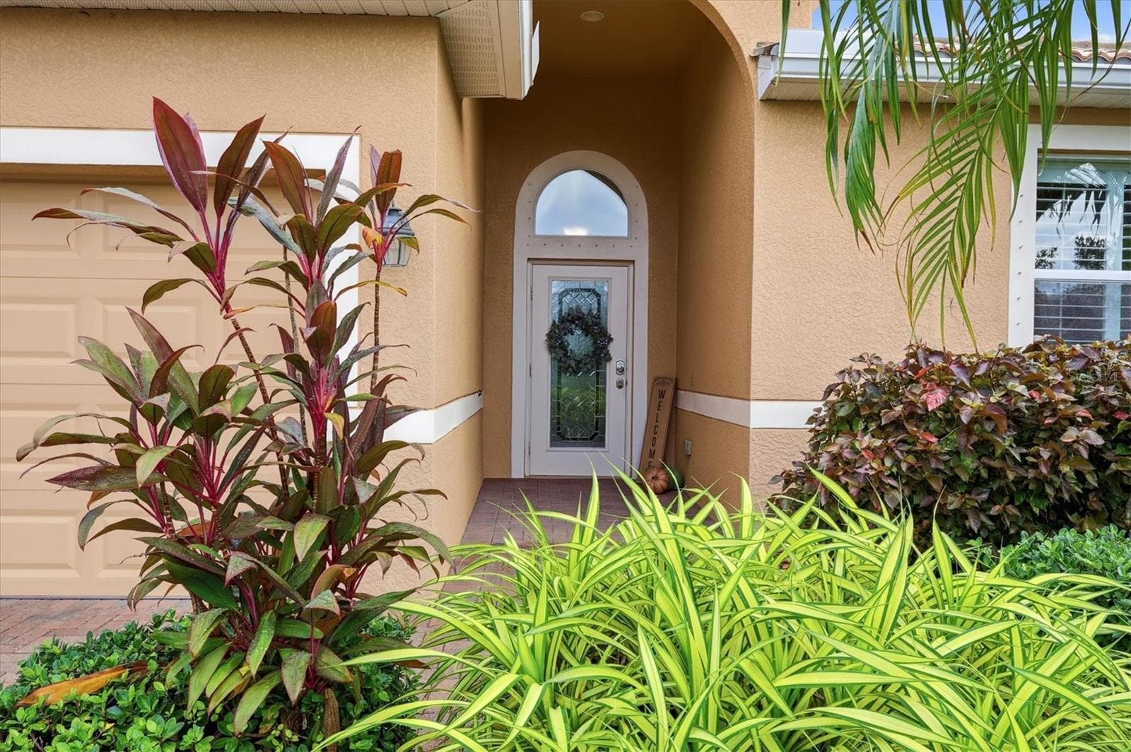 Single Family Residence at 11696 SPOTTED MARGAY AVE, VENICE, photo 4 of 47