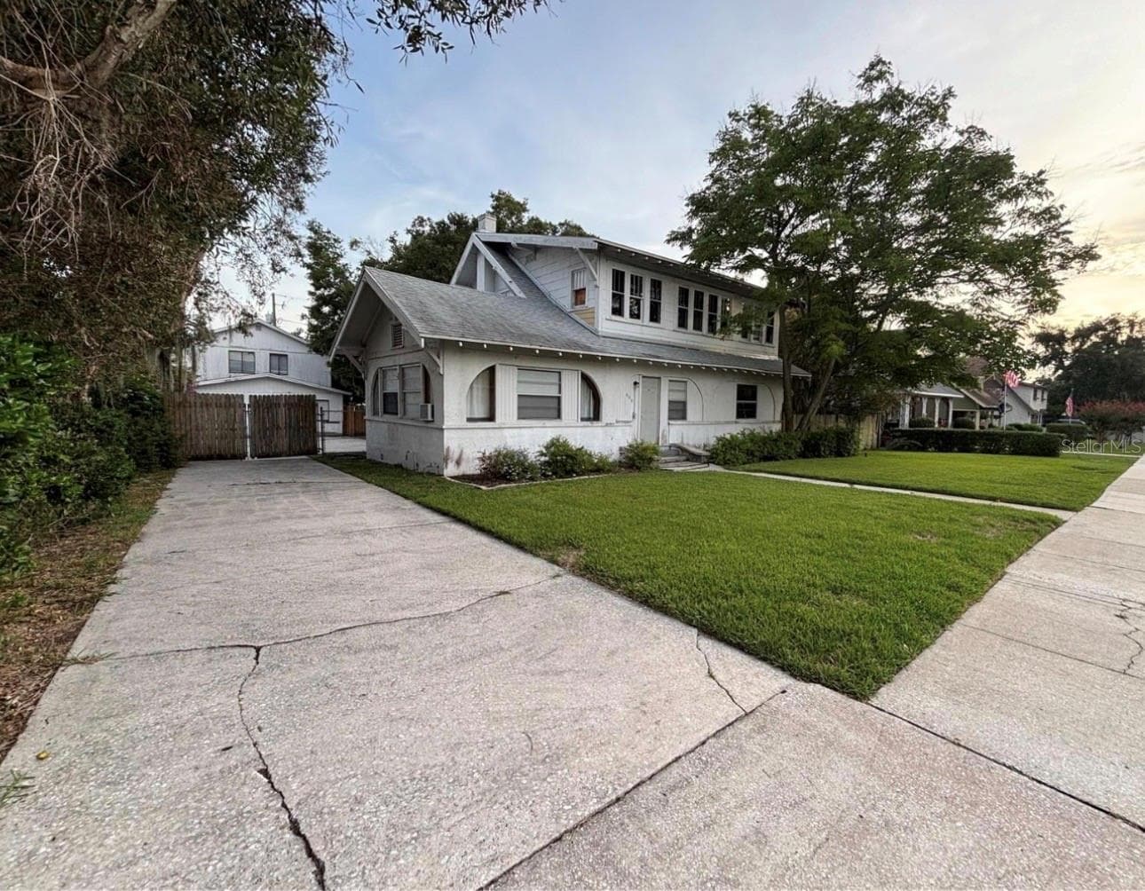 Single Family Residence at 640 AVENUE I NW, WINTER HAVEN, photo 2 of 10