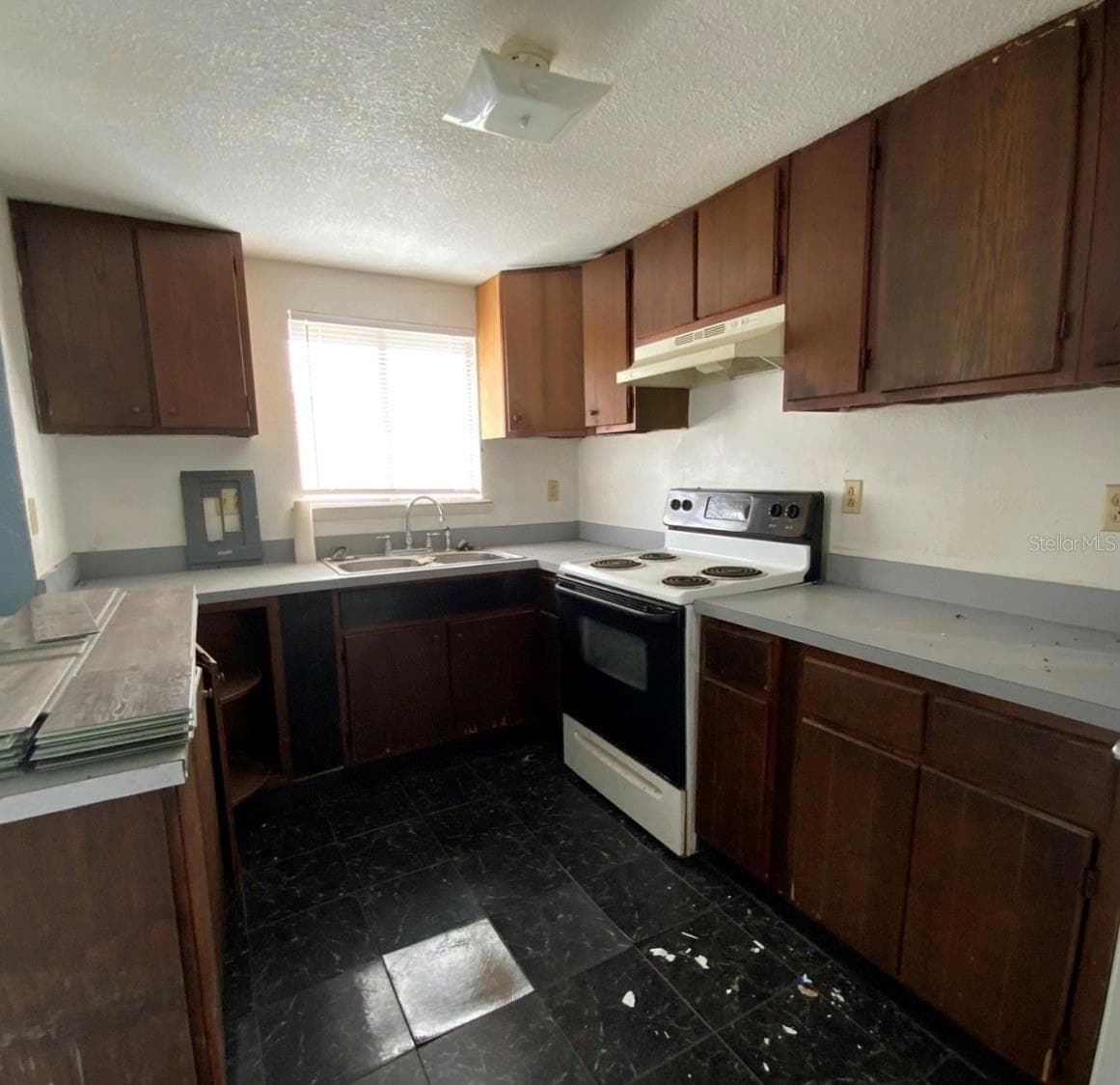 KITCHEN IN IN-LAW/ DUPLEX - 640 AVENUE I NW, WINTER HAVEN