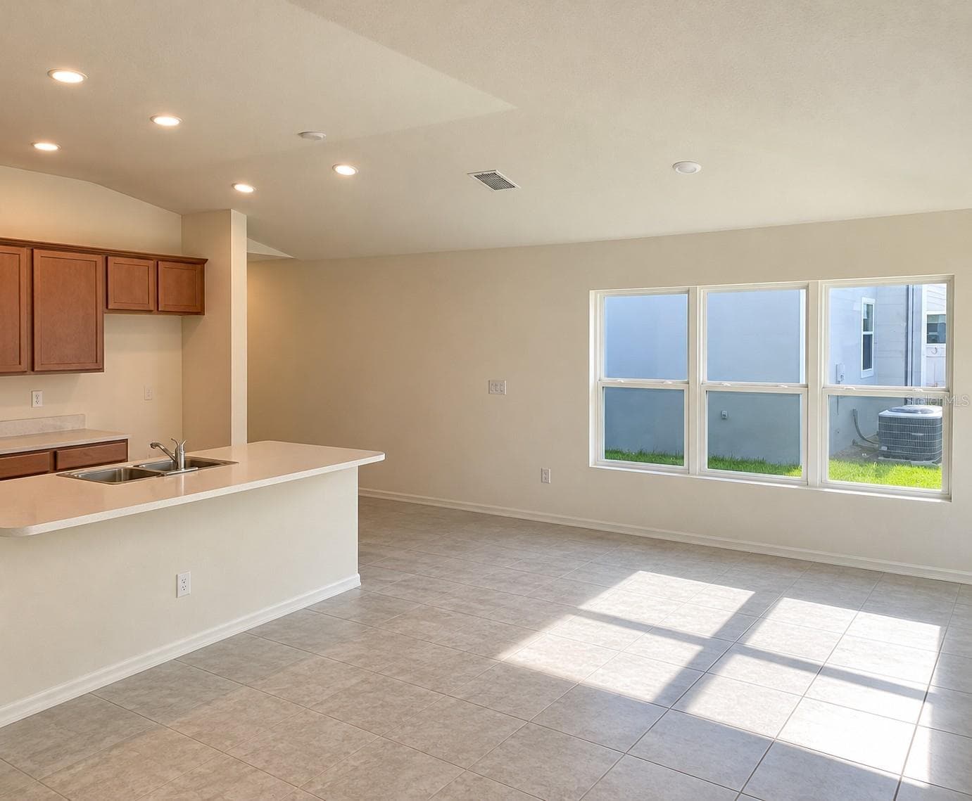 Single Family Residence at 7316 SUNSHINE BRIDGE AVE, GIBSONTON, photo 6 of 8
