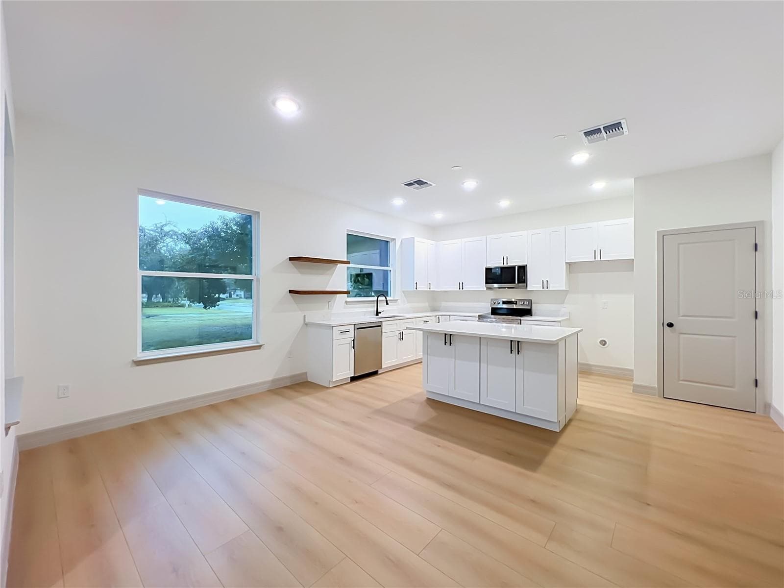 Single Family Residence at 199 NORTHMOOR RD, CASSELBERRY, photo 12 of 84