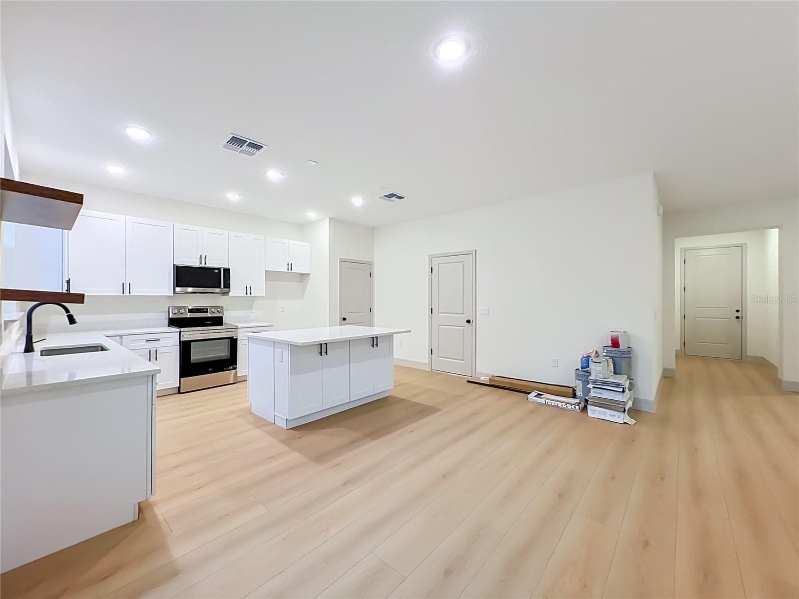 Single Family Residence at 199 NORTHMOOR RD, CASSELBERRY, photo 13 of 84