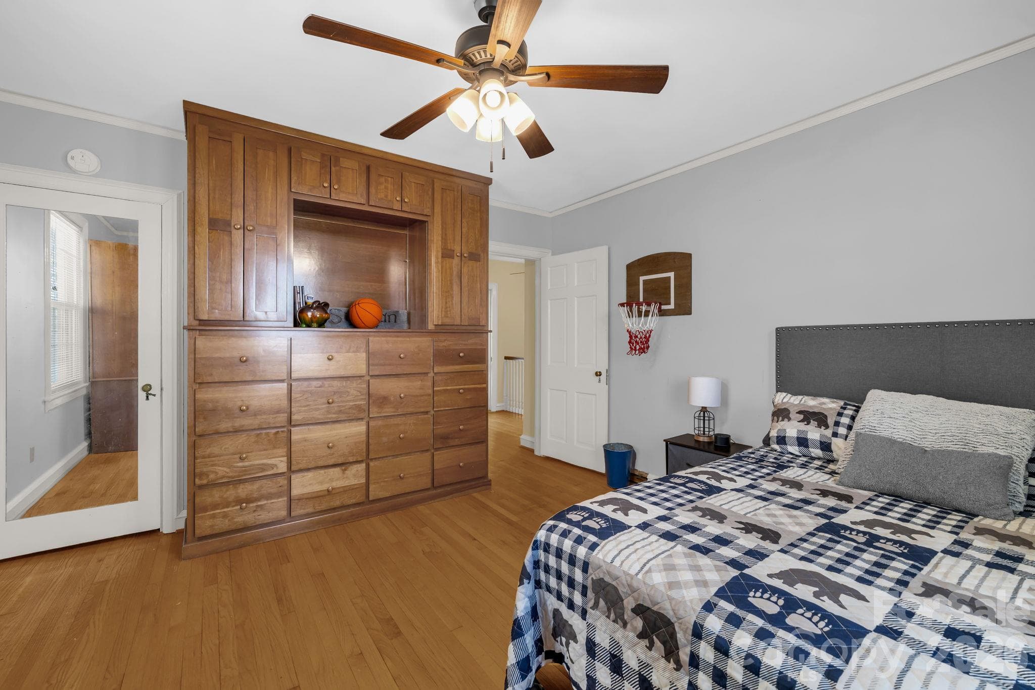 Single Family Residence at 651 Highland Drive, Eden, photo 29 of 42