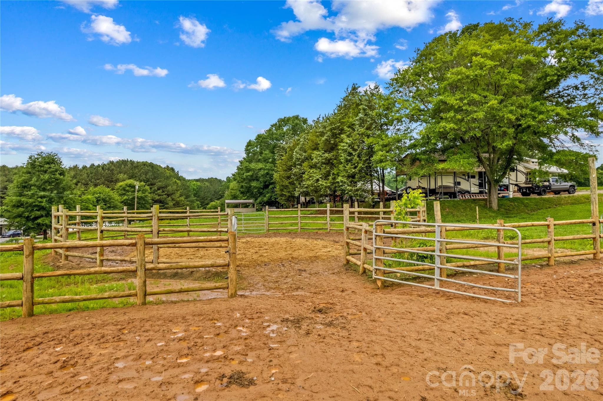 50' Round Pen - 296 Hicks Creek Road, Troutman