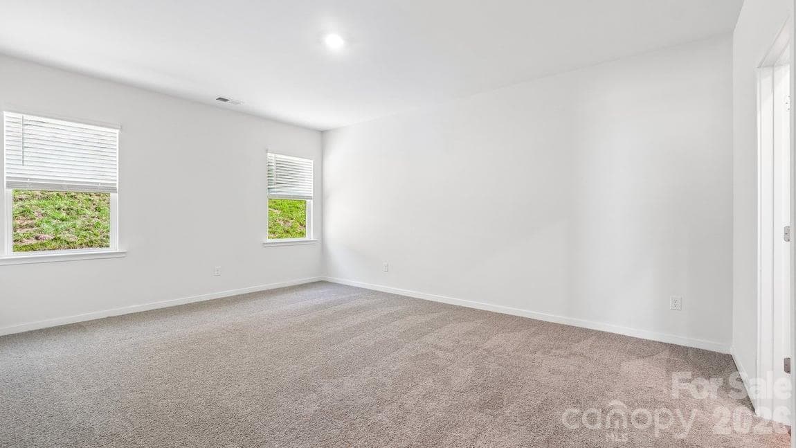 Single Family Residence at 552 Dazzle Loop, Newton, photo 26 of 64