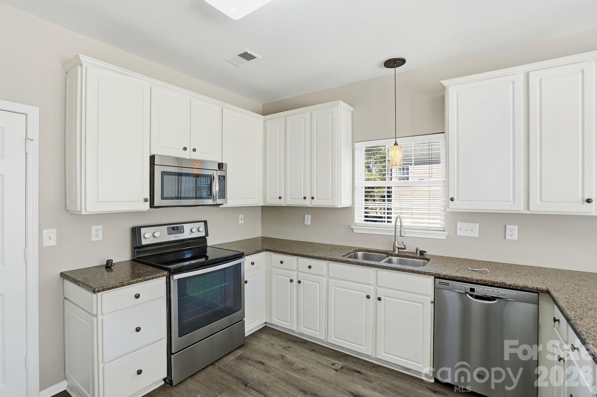 Single Family Residence at 166 Castles Gate Drive, Mooresville, photo 16 of 47