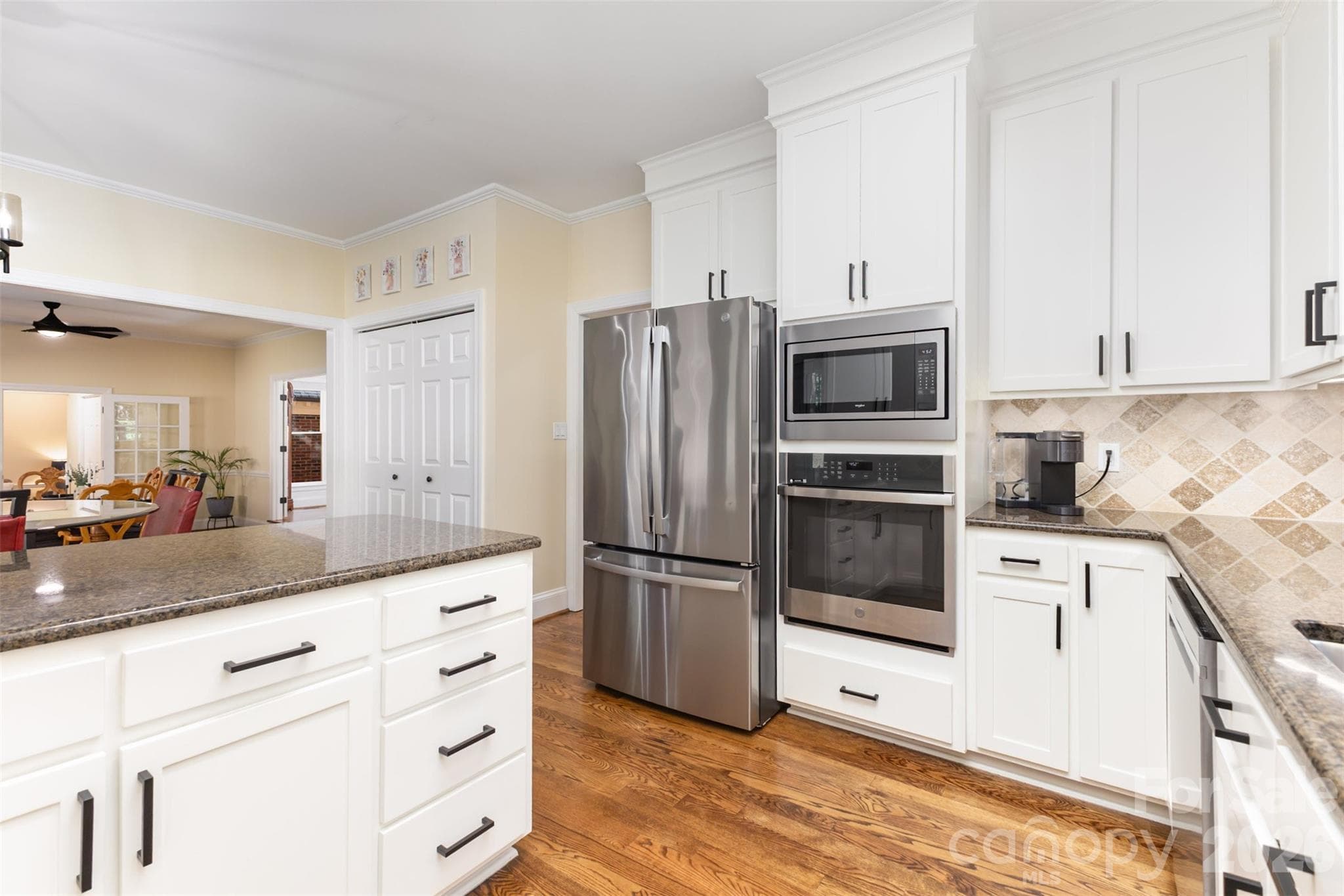 Modern Kitchen - 15655 Highway 601 Highway, Midland