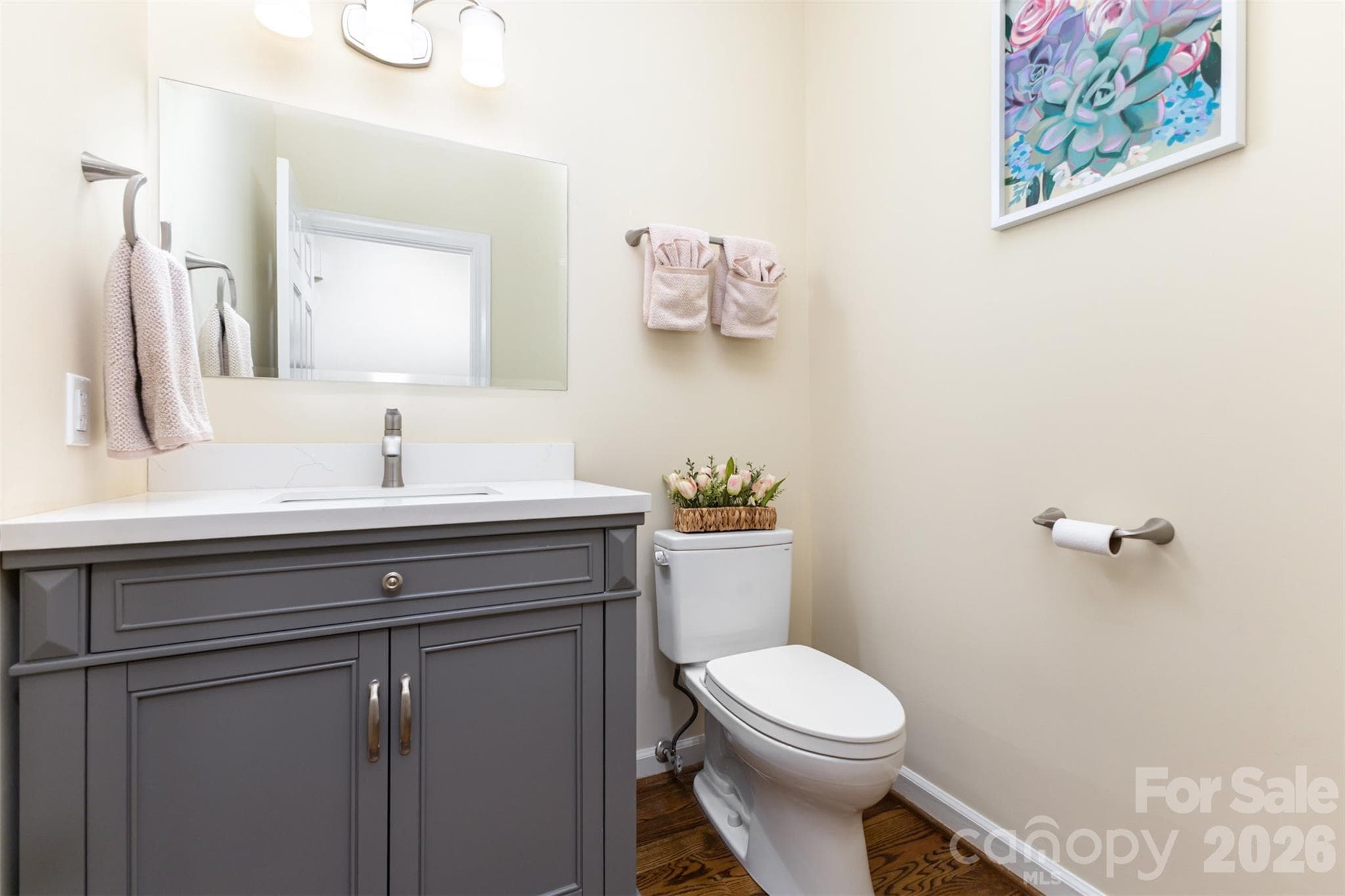 Main Level Powder Room - 15655 Highway 601 Highway, Midland