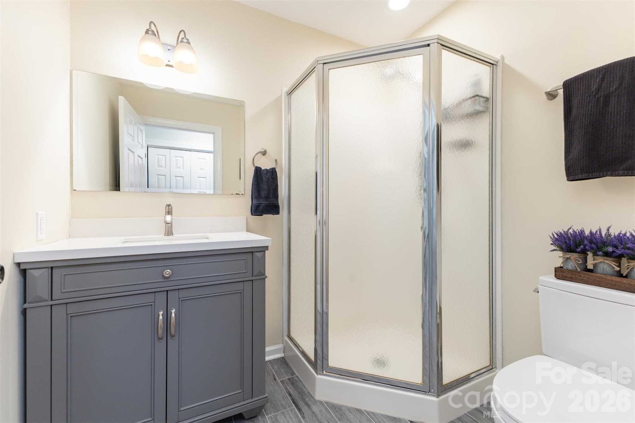 Main Level Hall Bath - 15655 Highway 601 Highway, Midland
