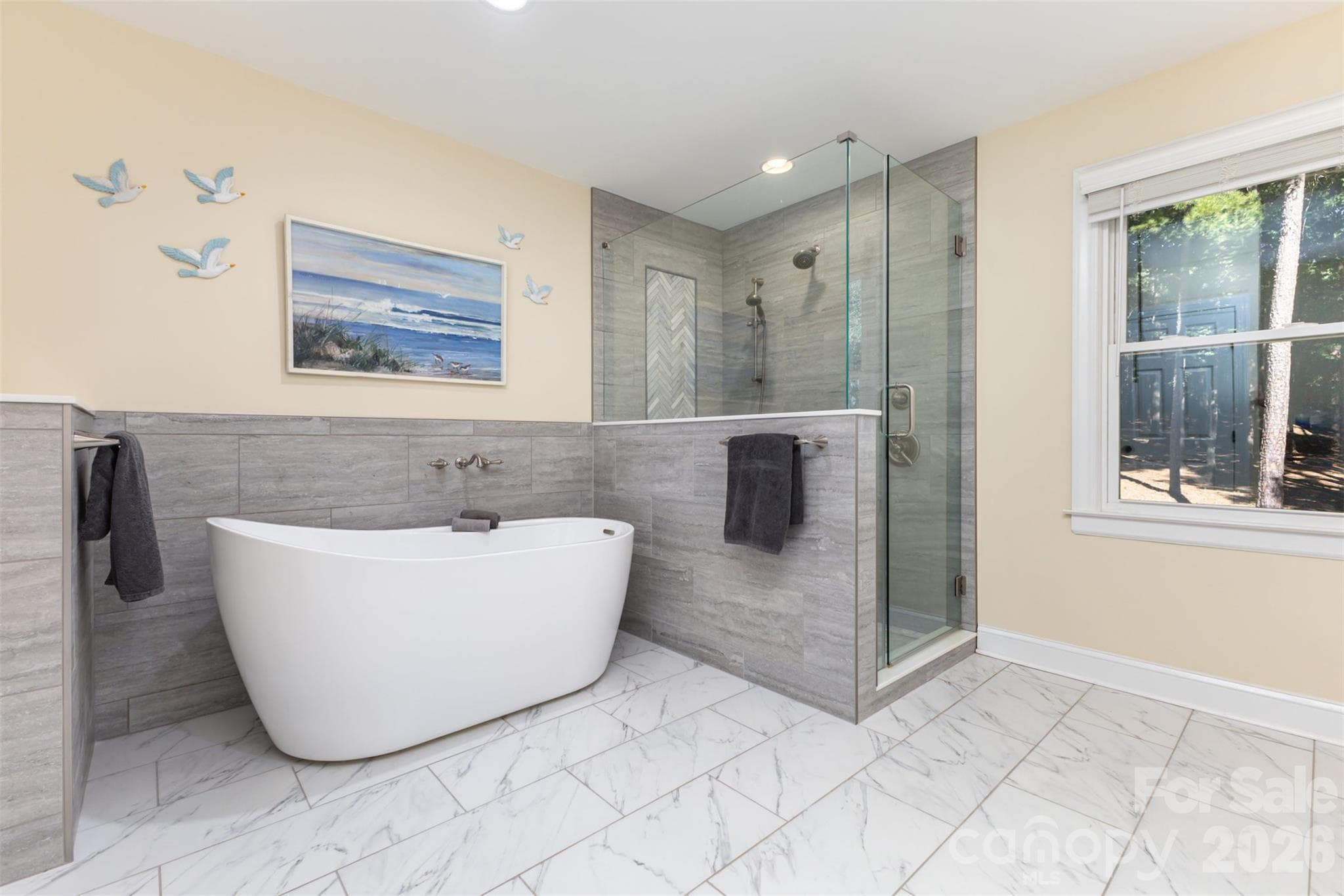 Upper Level Primary Ensuite - 15655 Highway 601 Highway, Midland