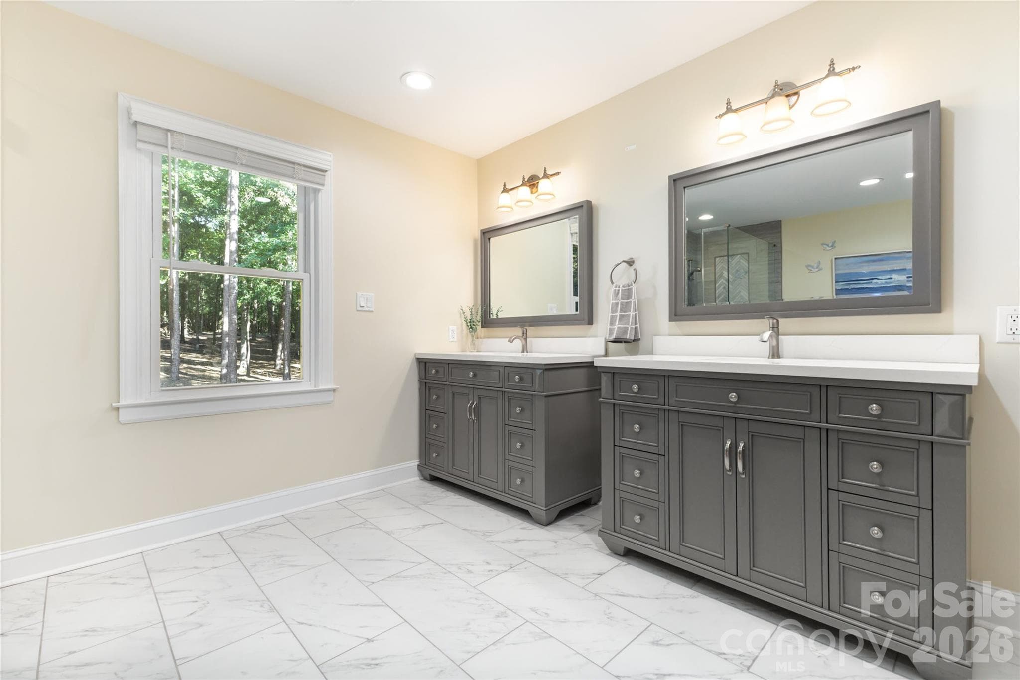 Upper Level Primary Ensuite - 15655 Highway 601 Highway, Midland