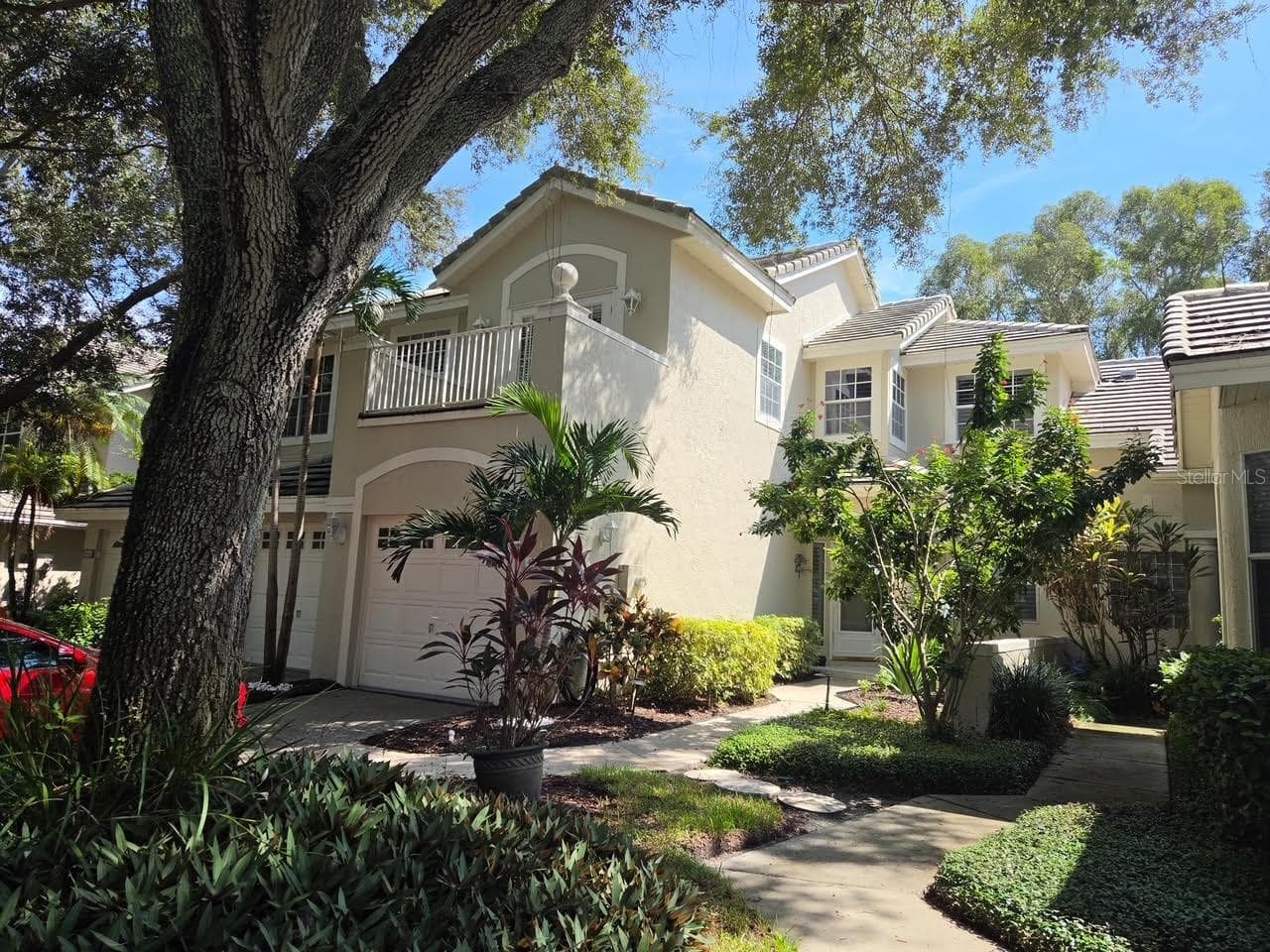 450 DATE PALM CT NE