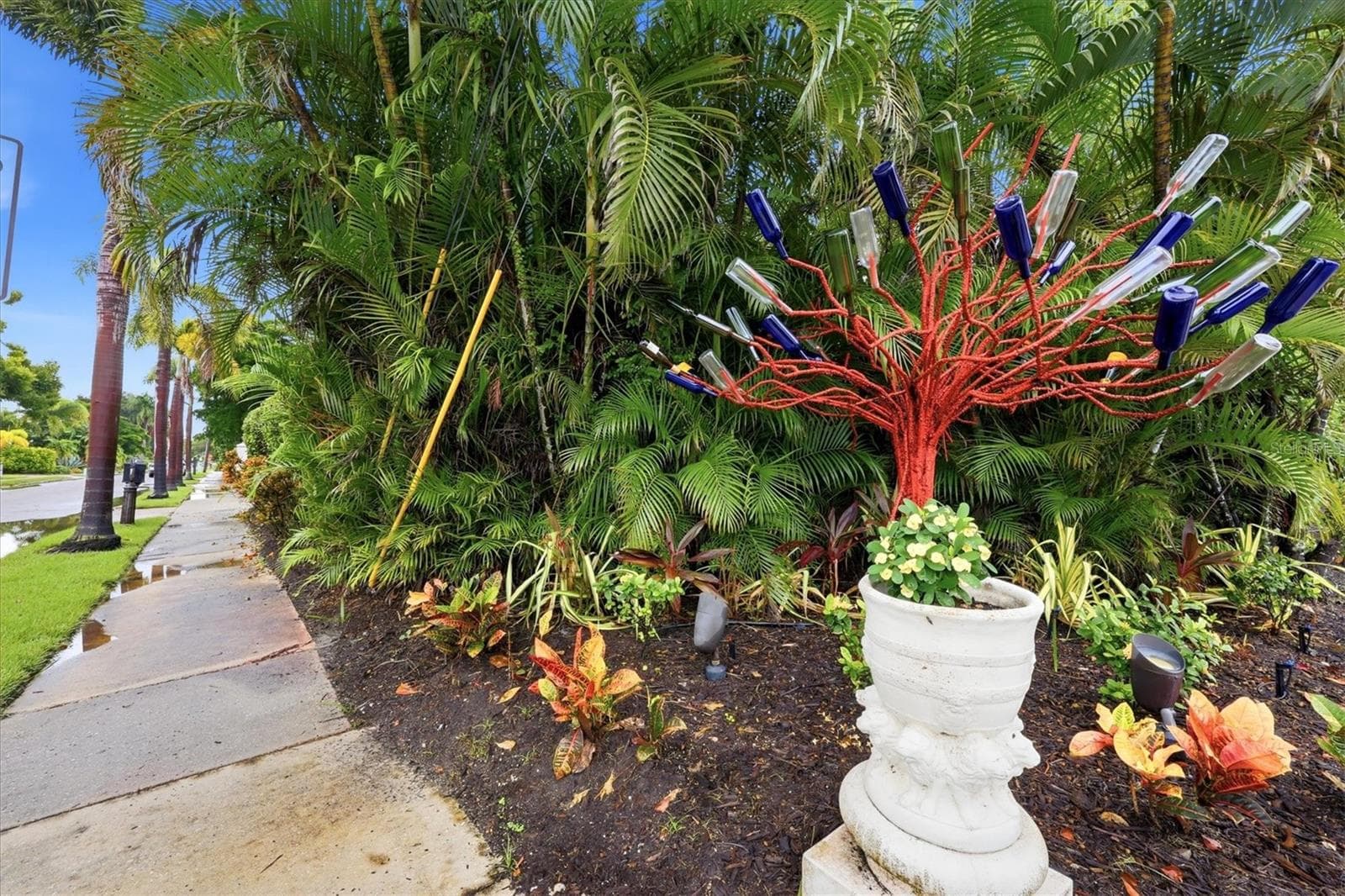 Wine Bottle Tree commission by Local Artist - 1800 ALTA VISTA ST, SARASOTA