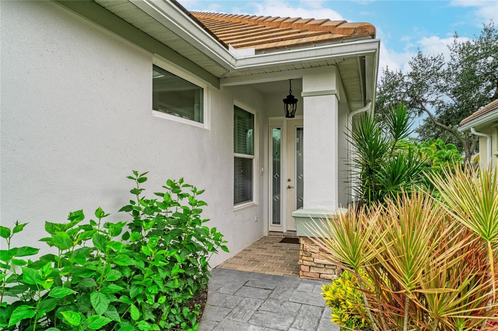 Single Family Residence at 7816 HERITAGE CLASSIC CT, LAKEWOOD RANCH, photo 3 of 47
