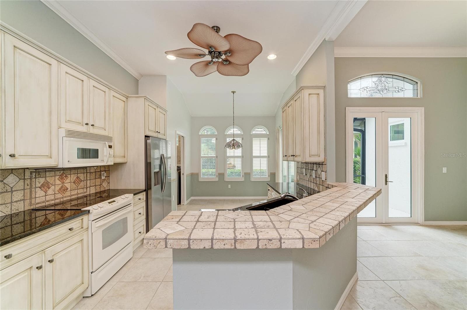 Single Family Residence at 7816 HERITAGE CLASSIC CT, LAKEWOOD RANCH, photo 10 of 47