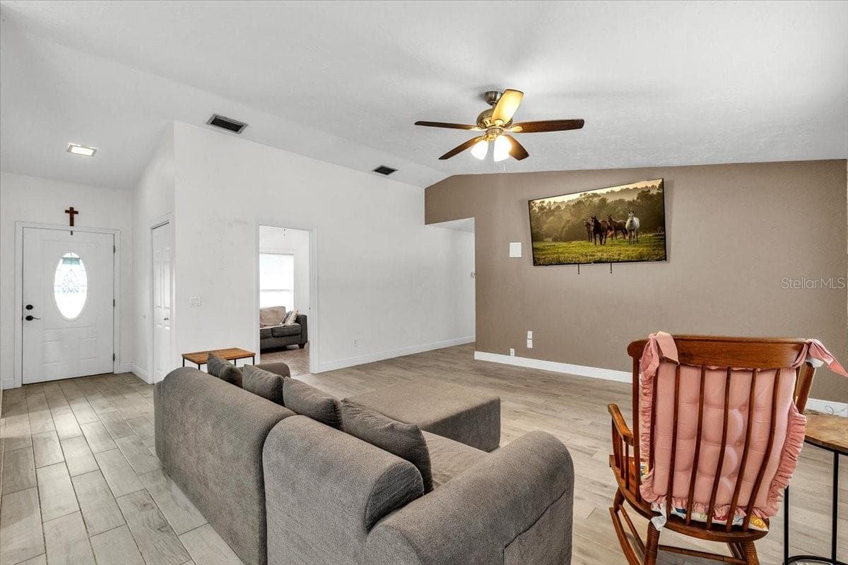Single Family Residence at 1231 SE HANSEL AVE, ARCADIA, photo 9 of 78