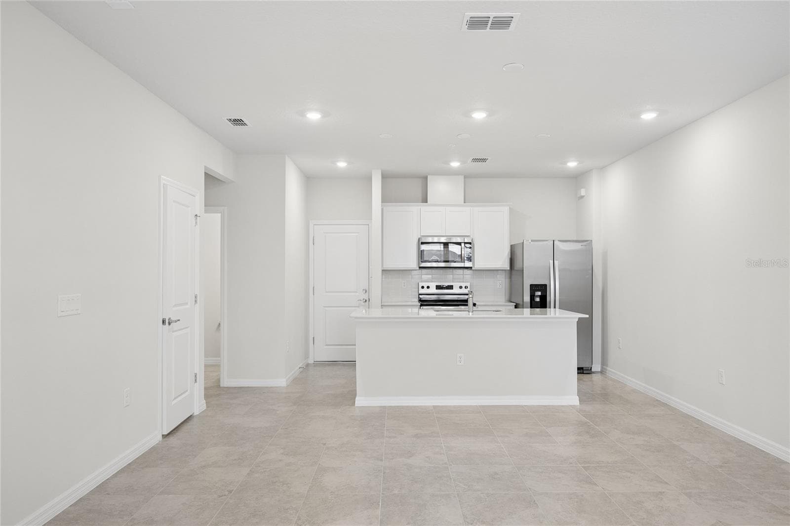 Townhouse at 10537 GLOWING BEACON ST, ORLANDO, photo 16 of 29