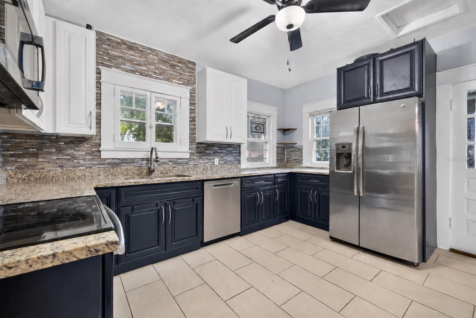 Updated kitchen with granite & stainless appliances - 4110 N 9TH ST, TAMPA
