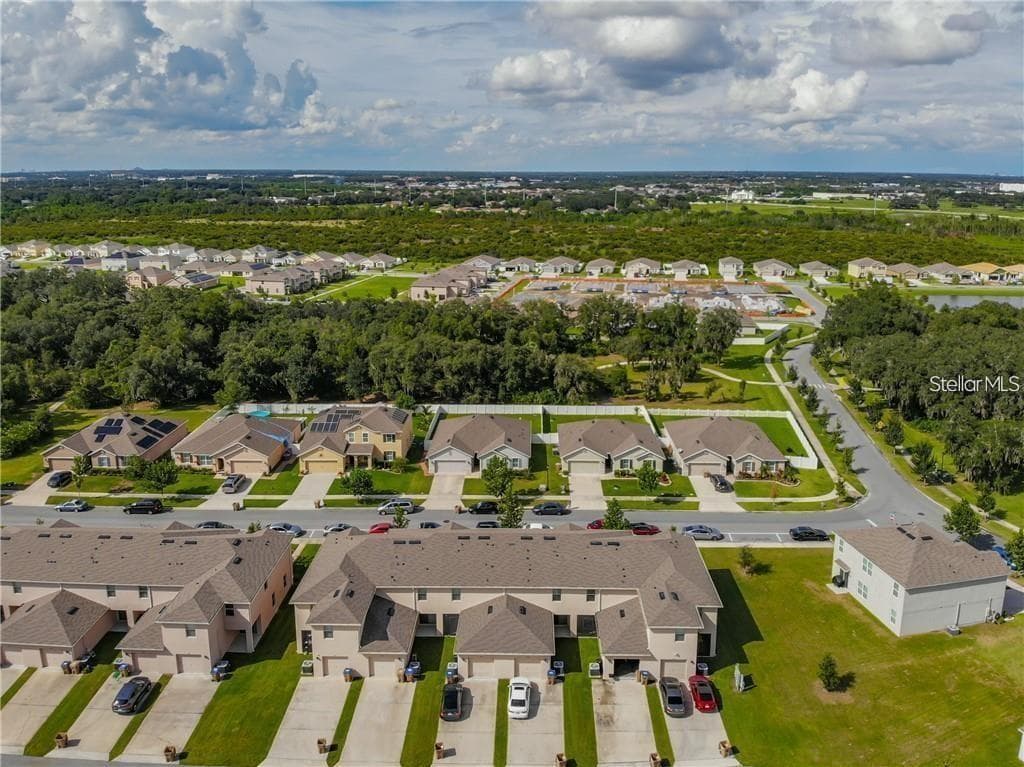 Townhouse at 1842 KATZ CROSSING DR, KISSIMMEE, photo 4 of 26