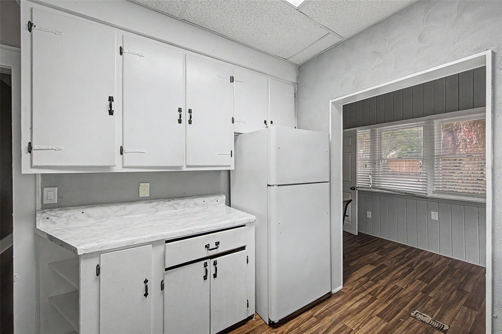 Office at 2019 MANATEE AVE W, BRADENTON, photo 14 of 47