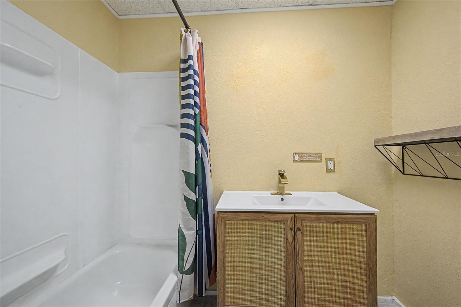Office at 2019 MANATEE AVE W, BRADENTON, photo 26 of 47