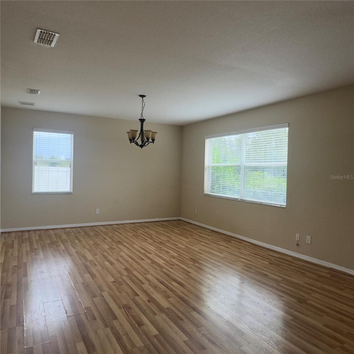 Single Family Residence at 14207 CRAFTSBURY CT, ORLANDO, photo 7 of 10