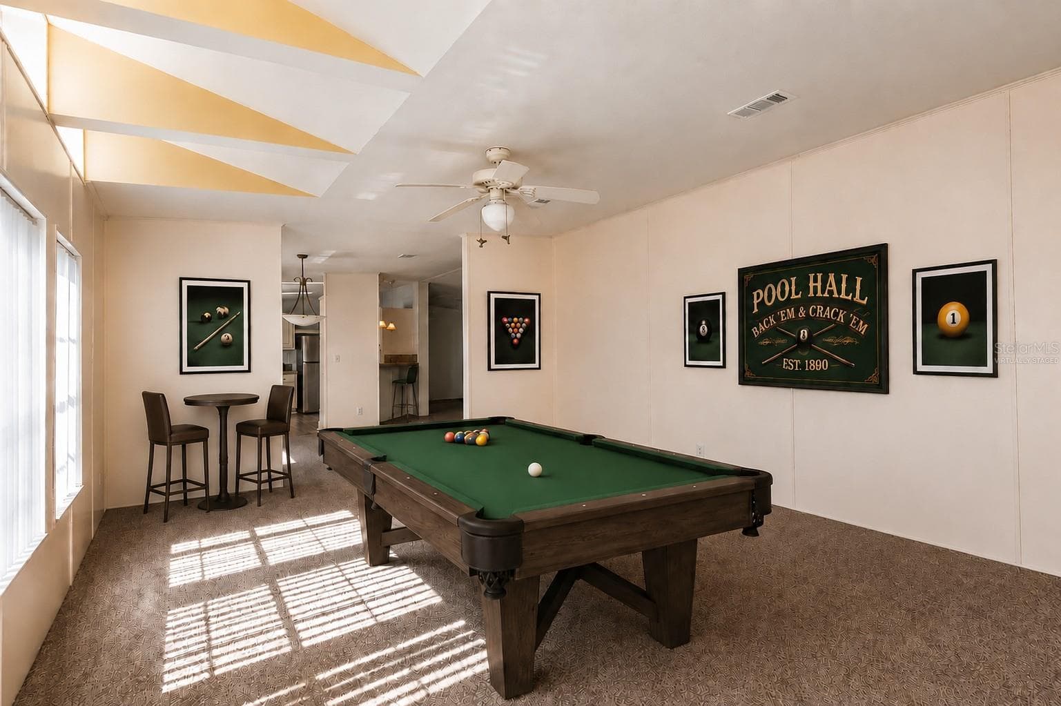 Virtually staged. - 14221 HURRICANE DR, WEEKI WACHEE