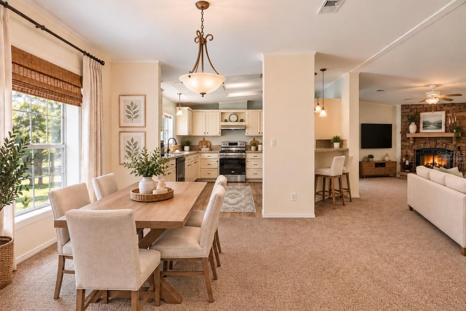 Virtually staged. - 14221 HURRICANE DR, WEEKI WACHEE